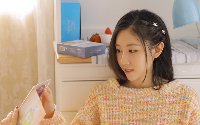 重庆一小镇现“刀片民宿”  最窄处仅56厘米